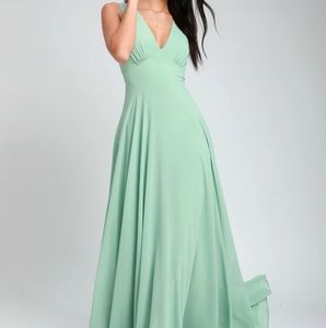 NWT Lulus sage green maxi dress, XS